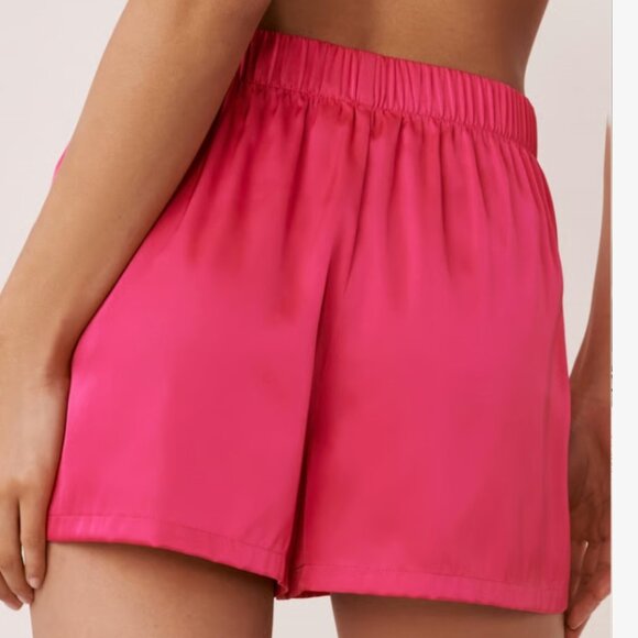 La Vie en Rose Women's Satin Lingerie Shorts Fuchsia Sz M Night Lounge Shorts - Picture 2 of 9